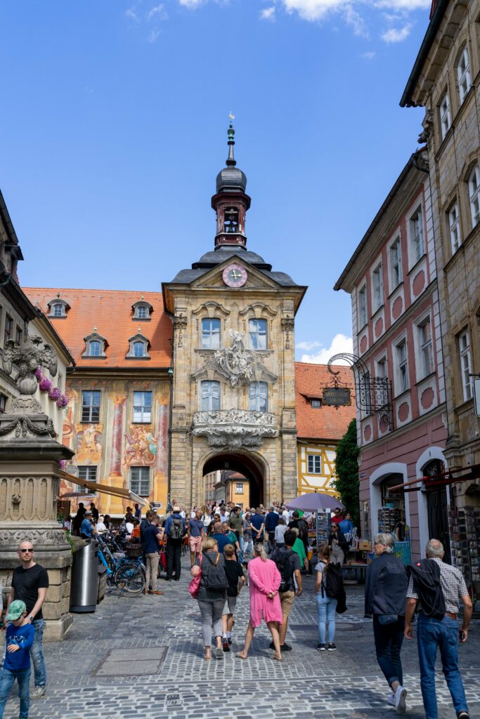 Belegte Gasse am Alten Rathaus in Bamberg