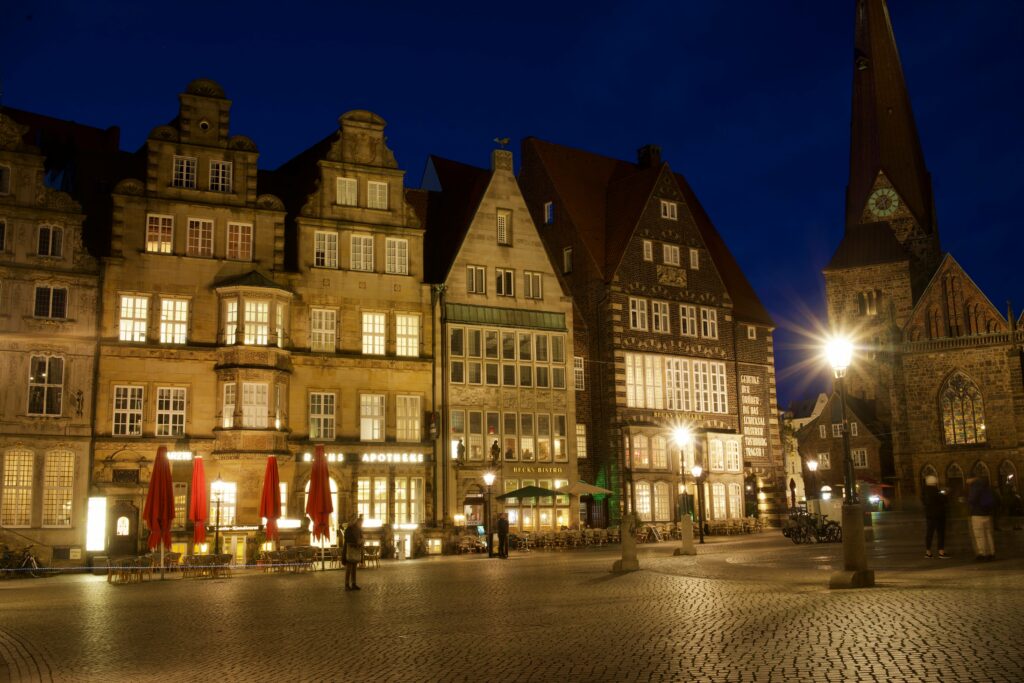 Nachtbild auf den Marktplatz und Dom in Bremen