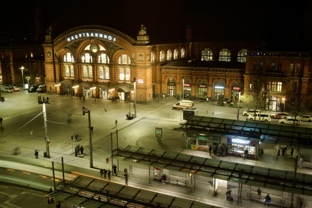Nachtbild auf den Hauptbahnhof in Bremen