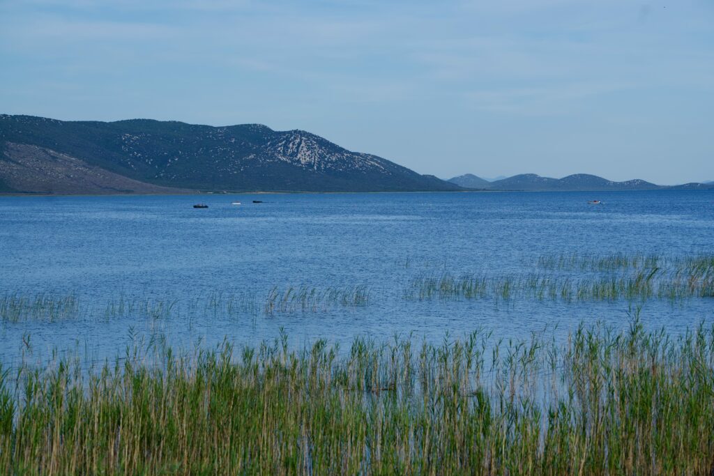 Der See Vrana Lake an der Küsten Kroatiens