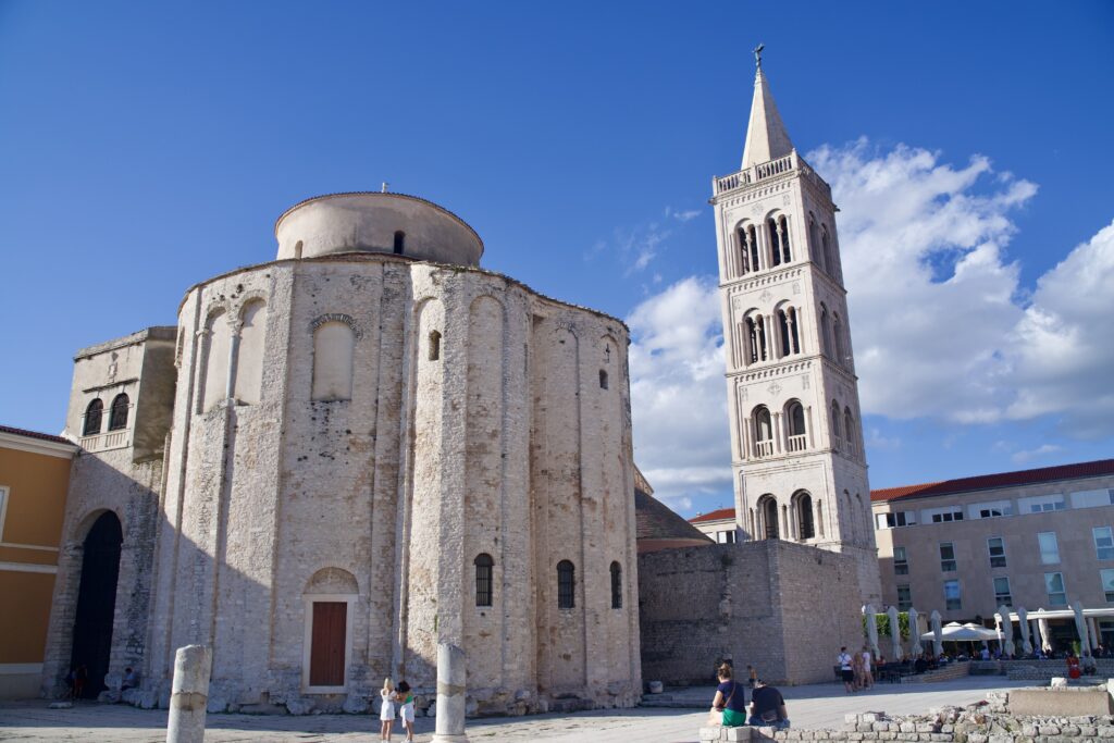 Die Stadt Zadar an der Küste Kroatiens